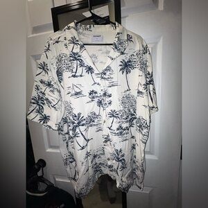 Old Navy Blue and White Patterned Shirt